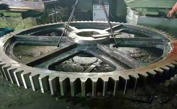 大型齒輪加工中 大型齒輪加工中